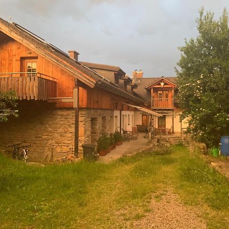 Abgeschiedene Ferienwohnung Im Boehmerwald Kasperske Hory Exterior foto